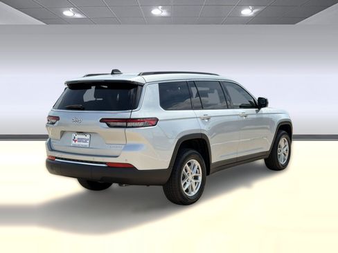 New 2026 Jeep Grand Cherokee L 4WD image 9