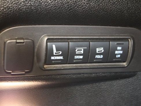 Used 2019 Ford Explorer Sport image 17