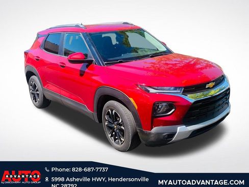 Used 2021 Chevrolet TrailBlazer LT w/ Convenience Package FWD image 2