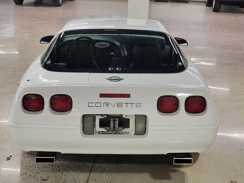 Used 1994 Chevrolet Corvette Coupe RWD image 5