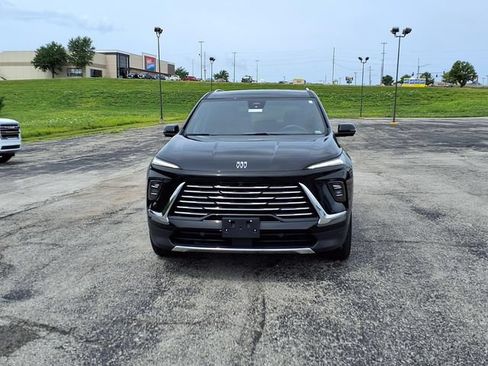 Used 2025 Buick Enclave Preferred AWD/4WD image 56