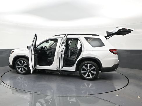 Used 2024 Honda Pilot Touring image 30