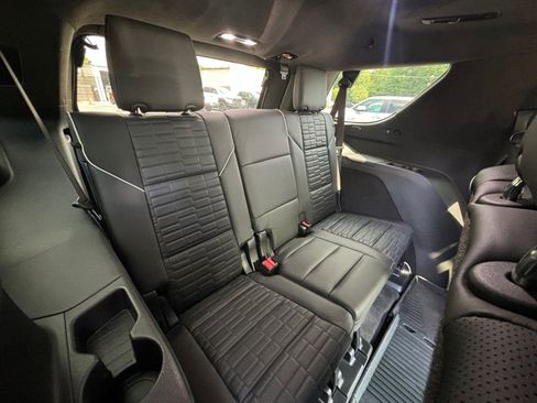 Used 2024 Cadillac Escalade Sport Platinum AWD/4WD image 18