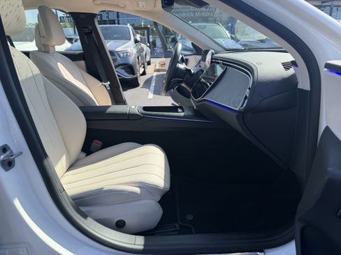 Certified 2024 Mercedes-Benz E 350 4MATIC Sedan image 35