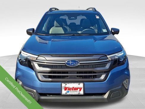 Used 2025 Subaru Forester Premium AWD/4WD image 2