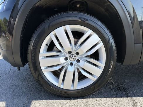 Used 2019 Volkswagen Atlas SE w/ Panoramic Sunroof Package FWD image 24