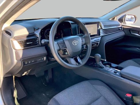 Used 2025 Toyota Camry LE FWD image 17