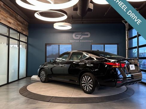 Used 2023 Nissan Altima 2.5 SV image 5