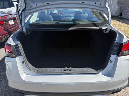 Used 2025 Nissan Versa SV image 30