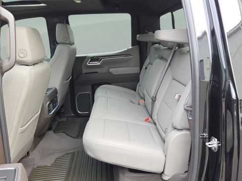 Used 2025 Chevrolet Silverado 1500 LTZ w/ Technology Package image 10