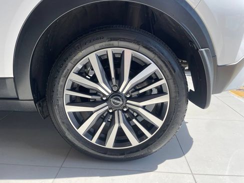 Certified 2024 Nissan Kicks SV FWD image 17