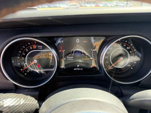 Used 2023 Jeep Gladiator Overland AWD/4WD image 15