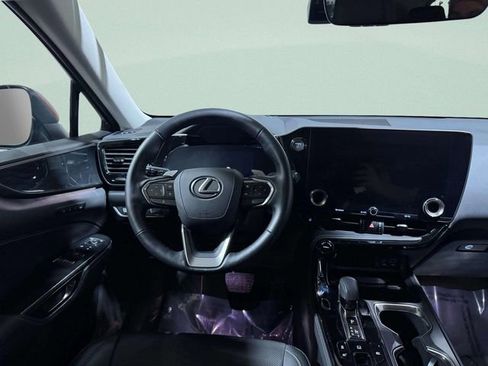 Used 2025 Lexus NX 350h image 12