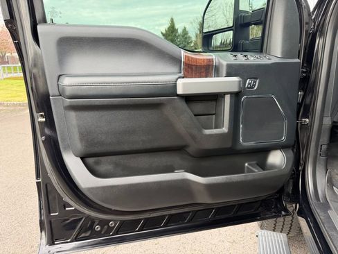 Used 2017 Ford F350 Platinum w/ Platinum Ultimate Package image 12