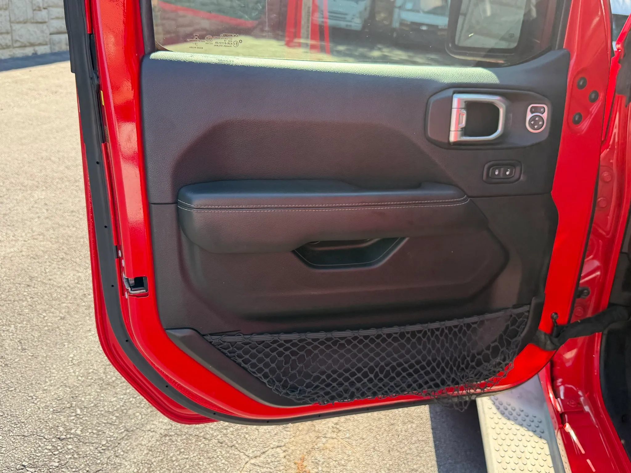 Used 2019 Jeep Wrangler Unlimited Sahara w/ LED Lighting Group AWD/4WD image 27