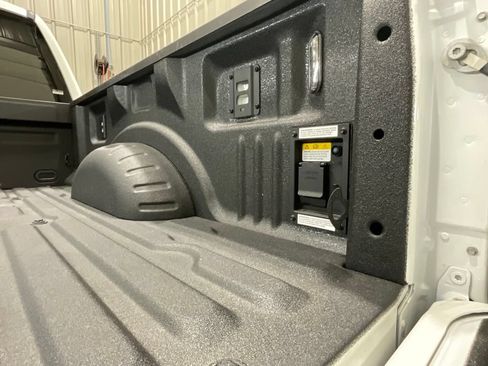 Used 2026 Ford F250 Platinum w/ Tremor Off-Road Package AWD/4WD image 27