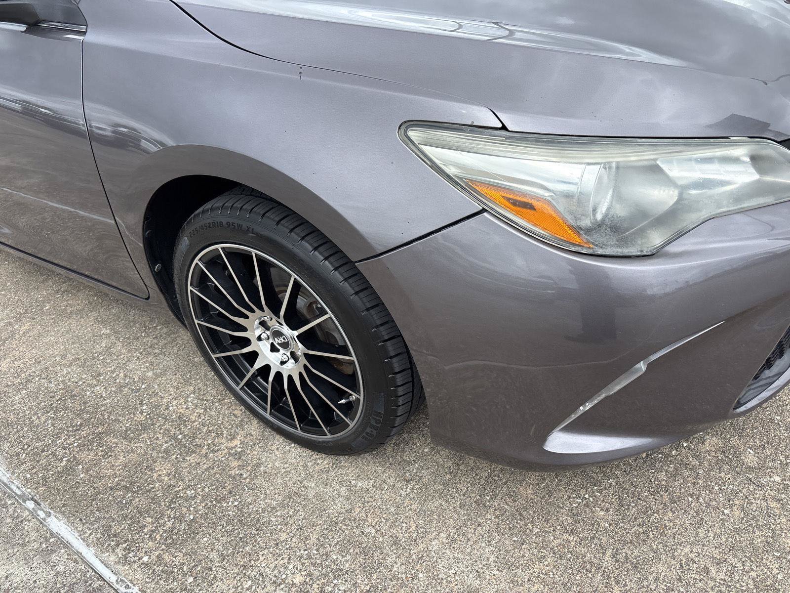 Used 2015 Toyota Camry SE FWD image 5