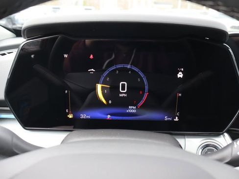 New 2026 Chevrolet Trax LT w/ Sunroof Package FWD image 31
