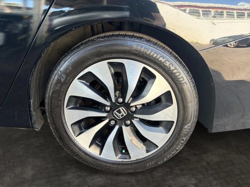 Used 2017 Honda Accord Hybrid Sedan image 39