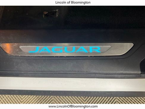 Used 2019 Jaguar F-PACE Prestige image 40