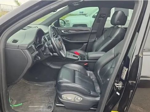 Used 2018 Porsche Macan Sport Edition AWD/4WD image 48