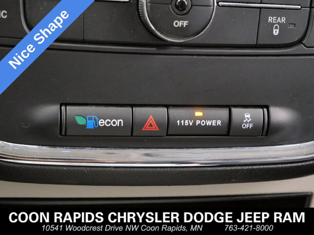 Used 2014 Chrysler Town & Country Touring FWD image 26