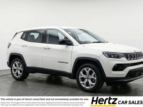 Used 2025 Jeep Compass Latitude image 1