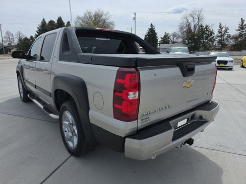 Used 2007 Chevrolet Avalanche LT w/ LT Preferred Equipment Group AWD/4WD image 7
