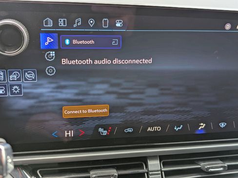 Used 2025 Chevrolet Equinox EV RS image 28