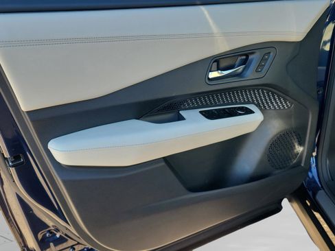 Used 2023 Nissan Ariya FWD image 32