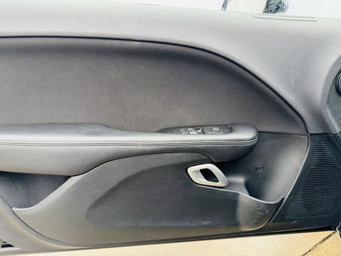 Certified 2016 Dodge Challenger SXT image 4