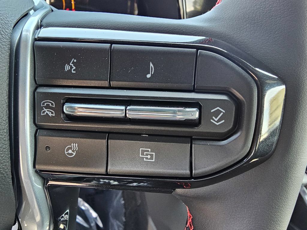 New 2026 Chevrolet Colorado Z71 w/ Midnight Edition AWD/4WD image 24