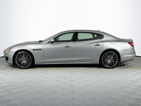 Used 2017 Maserati Quattroporte GTS GranSport RWD image 8