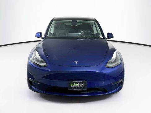 Used 2022 Tesla Model Y Long Range AWD/4WD image 2