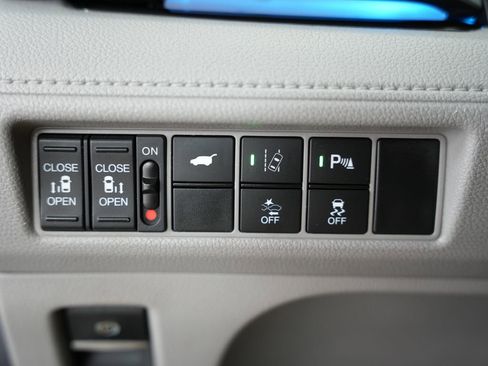 Used 2018 Honda Odyssey Elite image 48