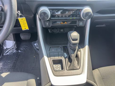 Used 2025 Toyota RAV4 LE AWD/4WD image 25