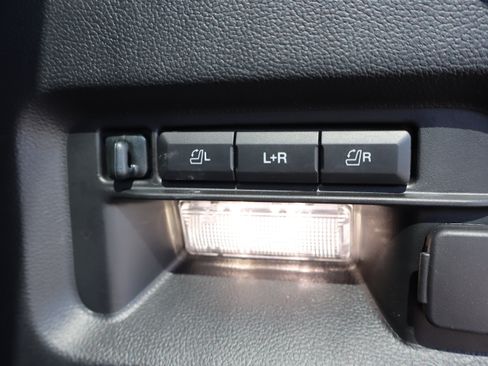 Used 2024 Ford Explorer Limited w/ Limited Technology Package AWD/4WD image 34