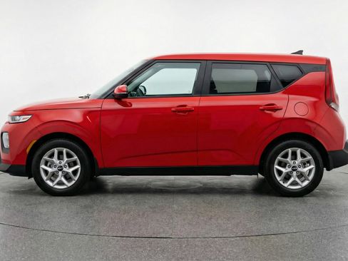 Used 2025 Kia Soul LX w/ LX Technology Package FWD image 5