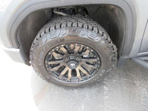 Used 2020 GMC Sierra 1500 AT4 w/ Off-Road Performance Package AWD/4WD image 16