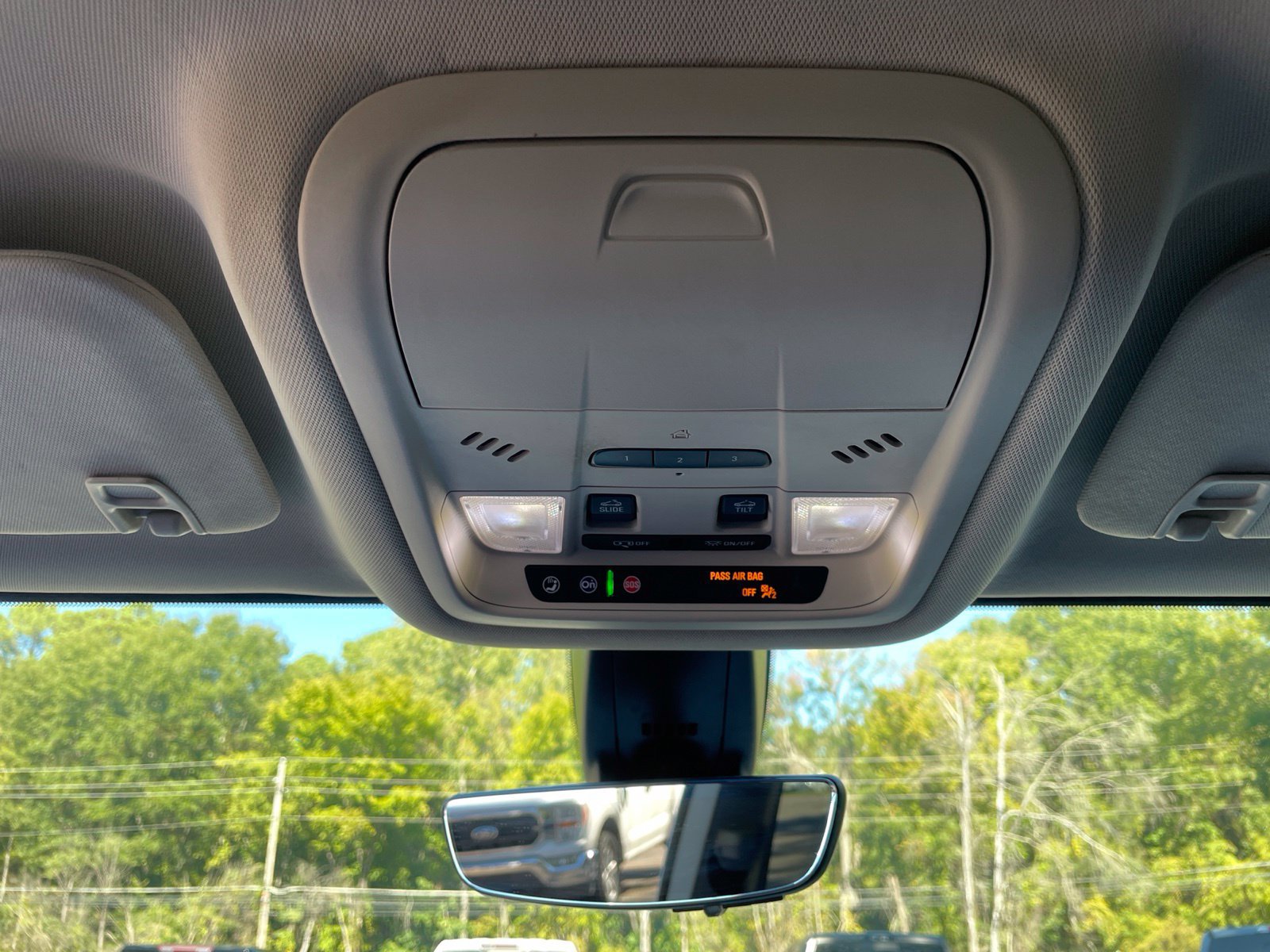 Used 2021 GMC Acadia Denali w/ Denali Technology Package FWD image 33