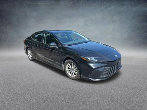 Used 2025 Toyota Camry LE FWD image 13