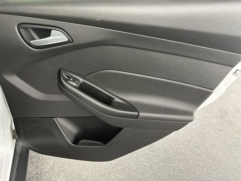 Used 2018 Ford Focus SE image 31