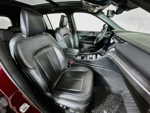 Used 2024 Jeep Grand Cherokee Limited w/ Luxury Tech Group II AWD/4WD image 28
