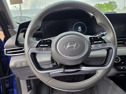 Used 2025 Hyundai Elantra SEL FWD image 15