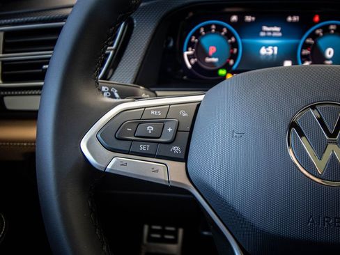 New 2026 Volkswagen Atlas Cross Sport SEL R-Line image 40