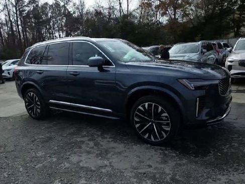 New 2026 Volvo XC90 B6 Plus image 2