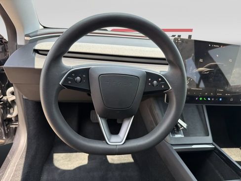 Used 2025 Tesla Model 3 Long Range RWD image 12