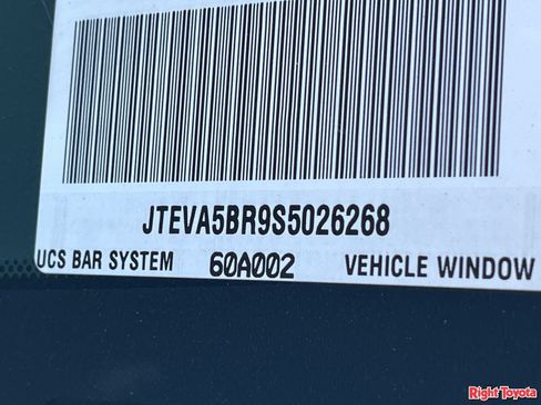 Certified 2025 Toyota 4Runner SR5 AWD/4WD image 34