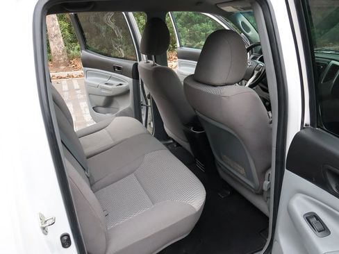 Used 2014 Toyota Tacoma 4x4 Double Cab w/ SR5 Package image 12