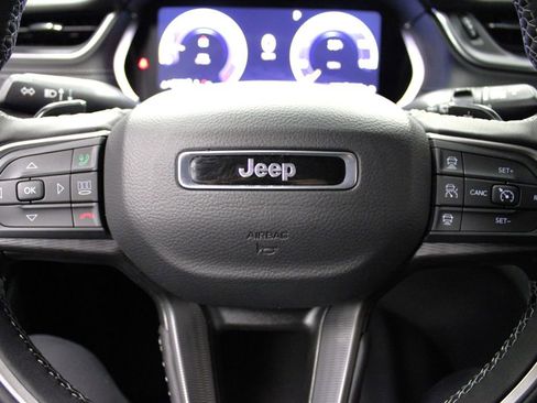 New 2025 Jeep Grand Cherokee Laredo X w/ Luxury Tech Group I image 11